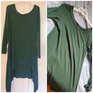 ✴ 2/$20 Emerald green dress with thumb holes